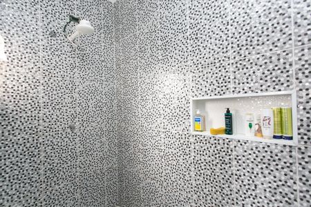 Casa à venda com 170m², 5 quartos e 4 vagas Casa à venda com 170m², 5 quartos e 4 vagasBanheiro da Suíte 5