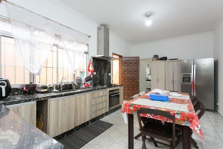 Casa à venda com 170m², 5 quartos e 4 vagas Casa à venda com 170m², 5 quartos e 4 vagasCozinha 1