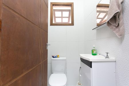 Casa à venda com 170m², 5 quartos e 4 vagas Casa à venda com 170m², 5 quartos e 4 vagasLavabo
