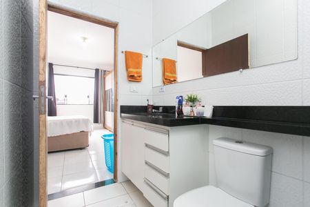 Casa à venda com 170m², 5 quartos e 4 vagas Casa à venda com 170m², 5 quartos e 4 vagasBanheiro da Suíte 5