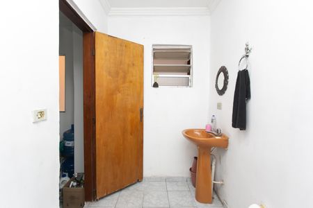 Casa à venda com 170m², 5 quartos e 4 vagas Casa à venda com 170m², 5 quartos e 4 vagasBanheiro da Sute 2