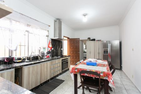 Casa à venda com 170m², 5 quartos e 4 vagas Casa à venda com 170m², 5 quartos e 4 vagasCozinha 1