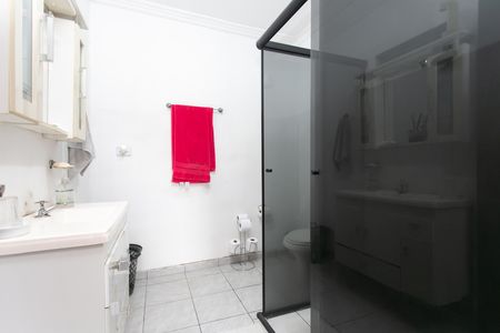 Casa à venda com 170m², 5 quartos e 4 vagas Casa à venda com 170m², 5 quartos e 4 vagasBanheiro da Sute 3