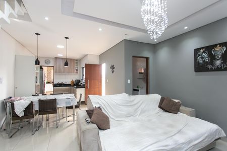 Casa à venda com 170m², 5 quartos e 4 vagas Casa à venda com 170m², 5 quartos e 4 vagasSala 2
