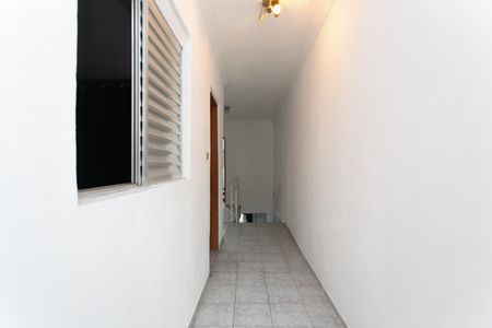 Casa à venda com 170m², 5 quartos e 4 vagas Casa à venda com 170m², 5 quartos e 4 vagasCorredor