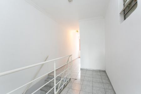 Casa à venda com 170m², 5 quartos e 4 vagas Casa à venda com 170m², 5 quartos e 4 vagasCorredor