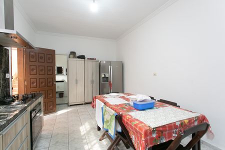 Casa à venda com 170m², 5 quartos e 4 vagas Casa à venda com 170m², 5 quartos e 4 vagasCozinha 1