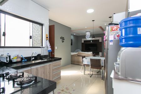 Casa à venda com 170m², 5 quartos e 4 vagas Casa à venda com 170m², 5 quartos e 4 vagasCozinha 2
