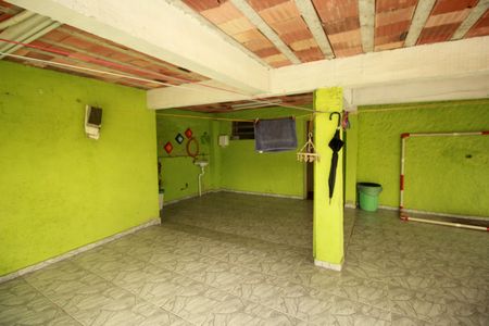 Casa à venda com 299m², 3 quartos e 7 vagasQuintal