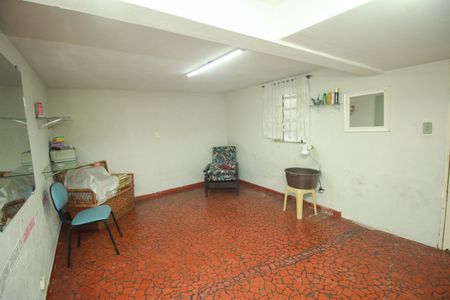 Casa à venda com 299m², 3 quartos e 7 vagasEdícula - Quarto 2