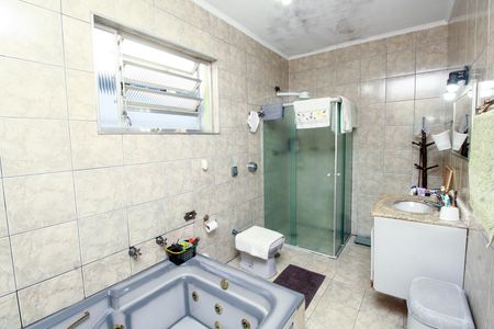 Casa à venda com 299m², 3 quartos e 7 vagasBanheiro da Suíte
