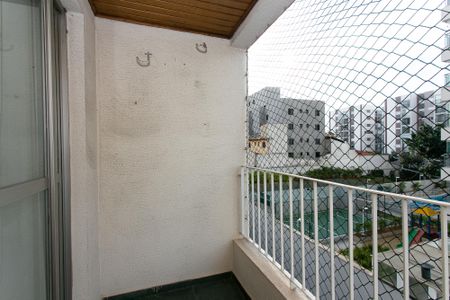 Apartamento para alugar com 61m², 3 quartos e 1 vaga Apartamento para alugar com 61m², 3 quartos e 1 vagaVaranda