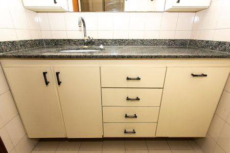 Apartamento para alugar com 61m², 3 quartos e 1 vaga Apartamento para alugar com 61m², 3 quartos e 1 vagaBanheiro
