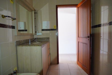 Casa à venda com 450m², 5 quartos e 3 vagasBanheiro 