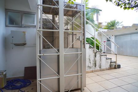 Casa à venda com 450m², 5 quartos e 3 vagasElevador 