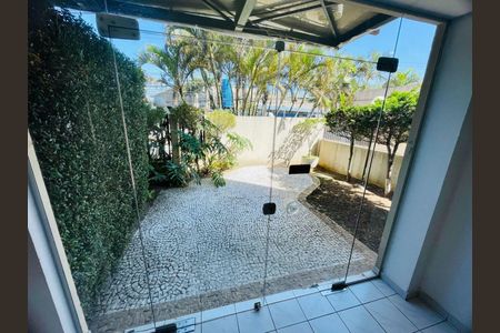 Apartamento para alugar com 58m², 2 quartos e 1 vaga