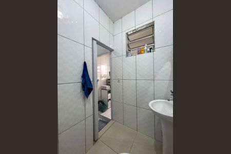 Casa de condomínio à venda com 120m², 6 quartos e 2 vagasCasa 2 - Banheiro