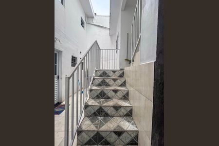 Casa de condomínio à venda com 120m², 6 quartos e 2 vagasCasa 2 - Escada