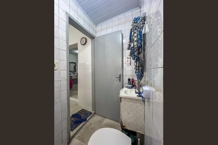 Casa de condomínio à venda com 120m², 6 quartos e 2 vagasCasa 3 - Banheiro
