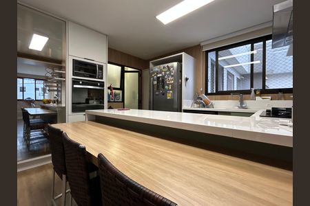 Apartamento para alugar com 260m², 4 quartos e 2 vagasCozinha 