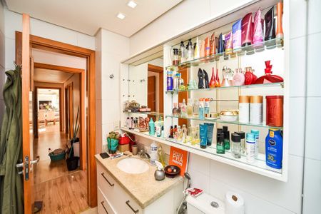 Apartamento à venda com 148m², 3 quartos e 1 vaga Apartamento à venda com 148m², 3 quartos e 1 vagaBanheiro da Suíte