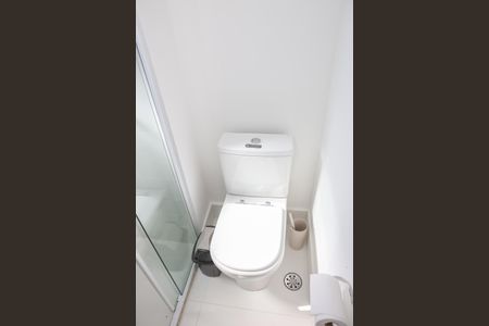Banheiro de kitnet/studio para alugar com 1 quarto, 22m² em Perdizes, São Paulo