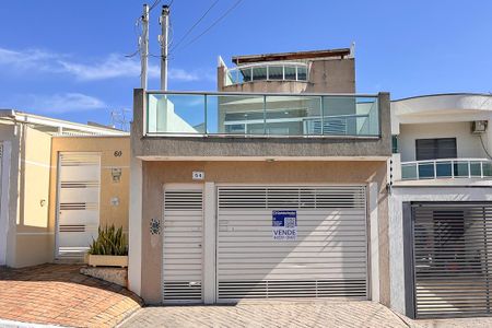 Casa para alugar com 273m², 3 quartos e 3 vagasFachada + plaquinha