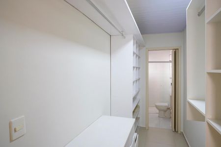 Casa para alugar com 273m², 3 quartos e 3 vagasCloset da suíte 3