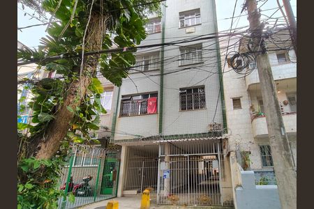 Apartamento à venda com 57m², 2 quartos e sem vaga Apartamento à venda com 57m², 2 quartos e sem vagaFachada e portaria