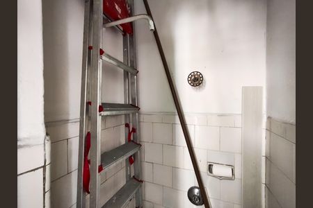Apartamento à venda com 57m², 2 quartos e sem vaga Apartamento à venda com 57m², 2 quartos e sem vagaBanheiro de serviço