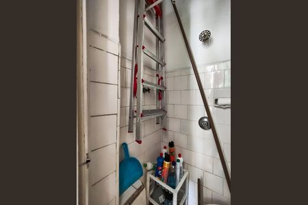Apartamento à venda com 57m², 2 quartos e sem vaga Apartamento à venda com 57m², 2 quartos e sem vagaBanheiro de serviço