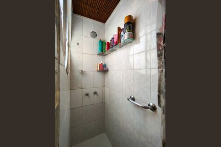 Apartamento à venda com 57m², 2 quartos e sem vaga Apartamento à venda com 57m², 2 quartos e sem vagaBanheiro Corredor