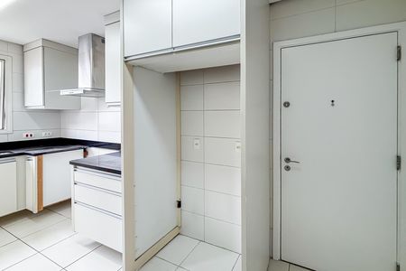Apartamento para alugar com 151m², 3 quartos e 3 vagas