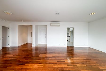 Apartamento para alugar com 151m², 3 quartos e 3 vagas
