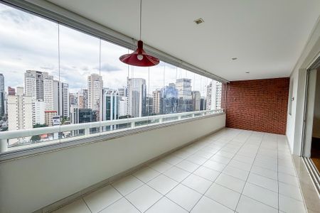 Apartamento para alugar com 151m², 3 quartos e 3 vagas