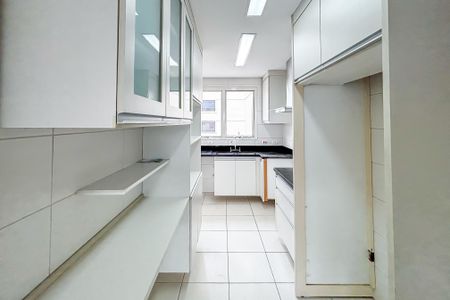 Apartamento para alugar com 151m², 3 quartos e 3 vagas