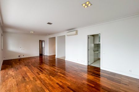 Apartamento para alugar com 151m², 3 quartos e 3 vagas
