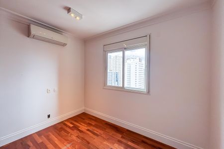Apartamento para alugar com 151m², 3 quartos e 3 vagas