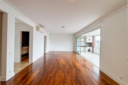 Apartamento para alugar com 151m², 3 quartos e 3 vagas