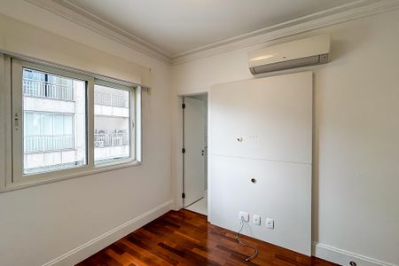 Apartamento para alugar com 151m², 3 quartos e 3 vagas