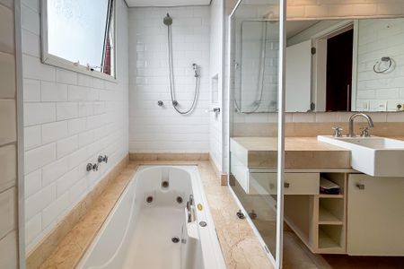 Apartamento para alugar com 151m², 3 quartos e 3 vagas