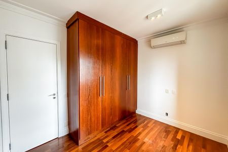 Apartamento para alugar com 151m², 3 quartos e 3 vagas
