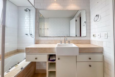 Apartamento para alugar com 151m², 3 quartos e 3 vagas