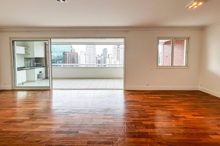 Apartamento para alugar com 151m², 3 quartos e 3 vagas