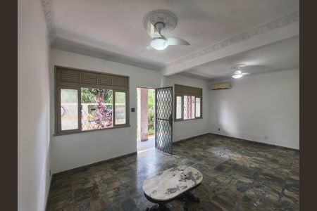 Casa à venda com 4 quartos, 361m² em Pechincha, Rio de Janeiro