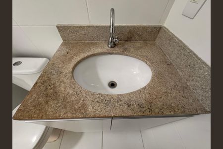 Apartamento para alugar com 68m², 2 quartos e 1 vaga Apartamento para alugar com 68m², 2 quartos e 1 vagaSuíte - Banheiro