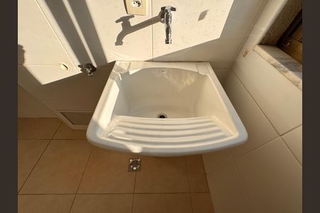Apartamento para alugar com 68m², 2 quartos e 1 vaga Apartamento para alugar com 68m², 2 quartos e 1 vagaCozinha e Área de Serviço