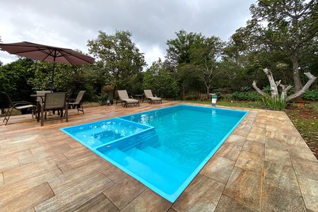Casa de condomínio à venda com 278m², 3 quartos e 5 vagas Casa de condomínio à venda com 278m², 3 quartos e 5 vagasPiscina