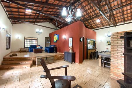 Casa de condomínio à venda com 278m², 3 quartos e 5 vagas Casa de condomínio à venda com 278m², 3 quartos e 5 vagasSala de Estar
