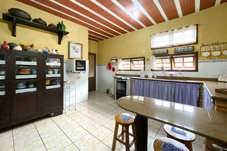 Cozinha de casa de condomínio à venda com 3 quartos, 278m² em Casa Branca, Brumadinho